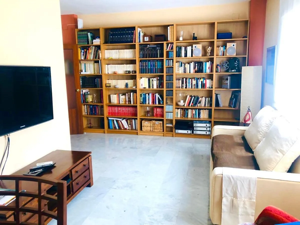 Apartamento Junto a FIBES, amplio, luminoso, con piscina y parking Sevilla